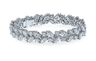 Comment porter un bracelet en diamant de manière sexy ?